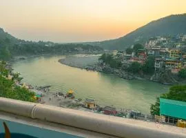 Madpackers Rishikesh Laxman Jhula