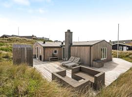 2 Bedroom Beautiful Home In Ringkøbing，位于灵克宾的酒店