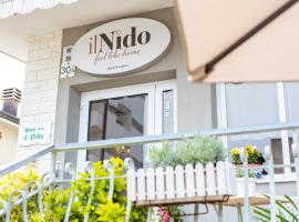 Hotel Il Nido，位于里米尼里瓦贝拉的酒店