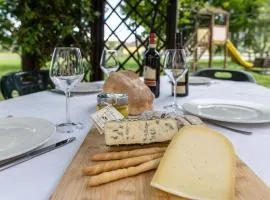 VILLA BOTTERA with Jacuzzi in the garden Cuneo Langhe Piemonte