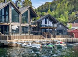 3 Bedroom Lovely Home In Hebnes，位于Hebnes的酒店