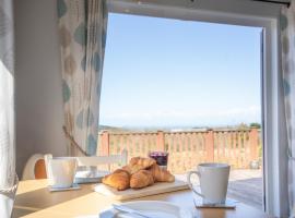 4 Meadow View Lodge - 2 Bed-sleeps 4-TJS4MV，位于伍拉科姆的酒店