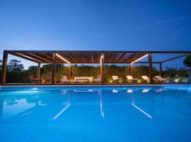BlueGreen Villa，位于卡特罗斯的酒店