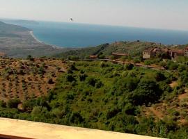 Casa nel Cilento con vista panoramica，位于Stella Cilento的酒店