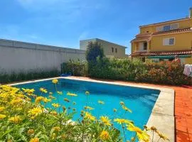 Oceans house - Pool, Sauna, 26 Sleeps, 7m to beach