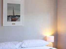 扬巴双松汽车旅馆
