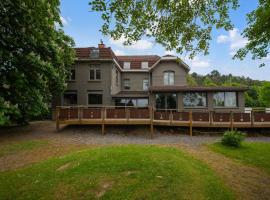 Luxurious holiday home on the banks of the Ourthe，位于巴尔沃的酒店