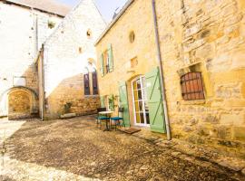 Gîte atypique pour couple, cœur de Saint-Pompont, tout confort avec wifi, proche Sarlat - FR-1-616-317，位于Saint-Pompont的酒店