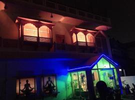 Hotel Singhasan House，位于斋浦尔Bani Park的酒店