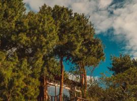 Alma de Campo Laguna Suesca - Glampings & Cabañas Suesca，位于苏埃斯卡的酒店