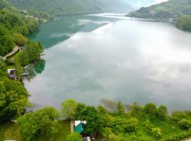 Jajce lake cottage-Plivsko jezero，位于亚伊采的酒店