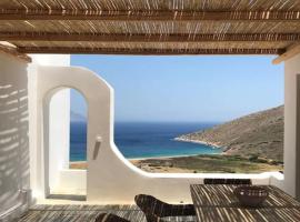 Cyclades, villa surplombant la mer，位于伊奥斯乔拉的酒店