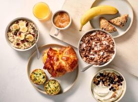Fairfield Inn & Suites by Marriott Nashville Airport，位于纳什维尔的酒店