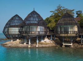 兰卡威丽思卡尔顿酒店，位于立咯海滩Summer Palace Langkawi附近的酒店