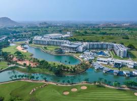 JW Marriott Hotel Bengaluru Prestige Golfshire Resort & Spa，位于班加罗尔的度假村