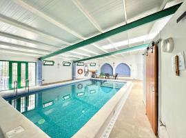 Cave House in Cúllar near Tabernas Desert，位于Margen de Abajo的酒店