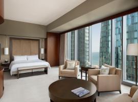 JW Marriott Marquis City Center Doha，位于多哈哈利法国际网球和壁球馆附近的酒店