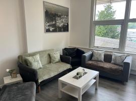 3 Bedroom Flat in Town Centre，位于威灵堡的酒店
