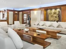 厄尔巴莫特里尔海滩商务酒店