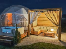 Jewelberry Glamping Hotel Tbilisi，位于姆茨赫塔的酒店