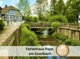 Ferienhaus Pape - 300m2, 15 Betten - mit großem privatem Garten, Pool, Dart, Sauna-, Grill- und Spielbereich - Ideal für Familien