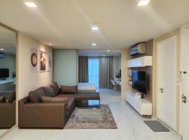Condominium Sukhumvit Soi 5 - BTS Nana- Room Size 47m2，位于Makkasan的带泳池的酒店