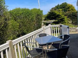 Roselands caravan park, Nr Lands End, Cornwall，位于兰德恩德机场 - LEQ附近的酒店