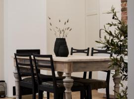 Vaksali Apartment!，位于维尔扬迪的带停车场的酒店