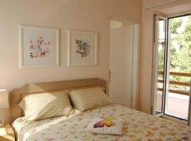 Bright and airy home 50 meters from the beach，位于西洛卡特伦的别墅