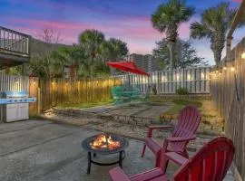 Beach Haven, Fam Retreat Townhome, 700 Feet to Beach with Fire Pit and Beach Gear