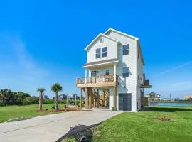 New Home w/ Amazing Views-Close to Beach, Bay, & Galveston Island State Park