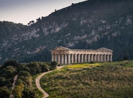 Helimos B&B with Segesta Temple view near Castellammare del Golfo，位于卡拉塔菲米的酒店