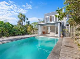 Piha Pool Pad - Piha Holiday Home，位于皮哈的酒店