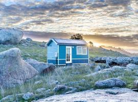 Heathcote Hills Tiny House - Tiny Stays，位于Tooborac的酒店