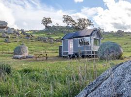Heathcote Valley Tiny House - Tiny Stays，位于Tooborac的酒店