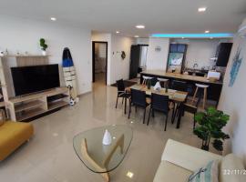 Departamento Playero Fontaine Bleau Frente al Mar Tonsupa，位于通苏帕的酒店