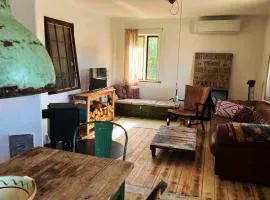 The Old Soap House - stylish and close to beach