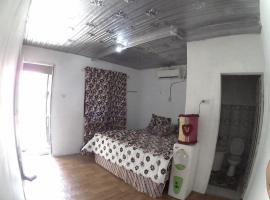 CHEAPEST Bungalow AC ROOM，位于沙璜的度假短租房