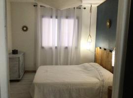 Appartement au coeur du village pour deux personnes，位于Lespignan的酒店