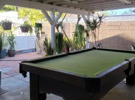 Huntington Beach adorable 2 bedrooms, 2 bathrooms