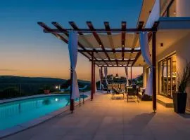 Villa LucaToni - luxury villa connected with nature - heated pool