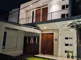 Cozy Villa / Rumah Sejuk City View Bandung