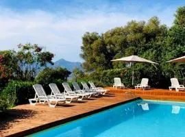 Belle location sur Lumio avec vue remarquable et jardin