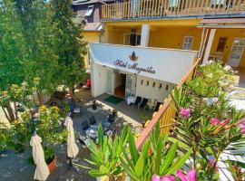 木兰酒店，位于鲍洛通塞派兹德的酒店