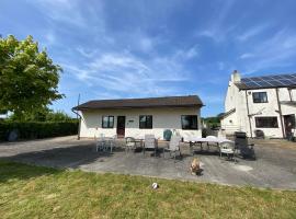 Cosy stable conversion between Sheffield & Leeds，位于庞特佛雷特的酒店