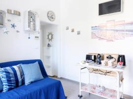 Sissi's Home [Due Passi Dal Mare, Free WiFi]，位于蓬他码头的酒店