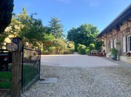 Au Charme D'ici，位于La Chapelle-Saint-Sauveur的酒店
