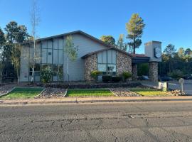 Pinetop Studio Suites，位于派托普湖畔的酒店