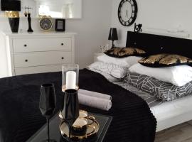 Willa La mer-Balia z jacuzzi, sauna ,klimatyzacja ,rowery，位于乌斯特卡的酒店