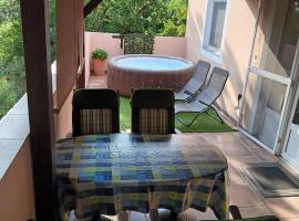 Apartment Simona - Extra comfort with large terrace and jacuzzi，位于巴尔巴里加的酒店